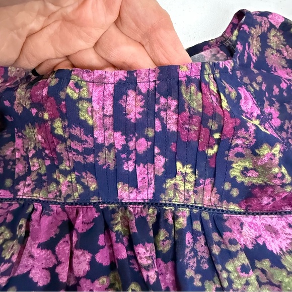 Lucky Brand Flutter Sleeve Top Floral Purple/Navy Pin Tuck Peplum Women’s Size M - Picture 4 of 10